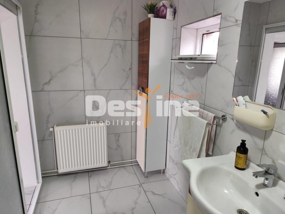 Casa Baicoi Central 125 mp s.u. 1364 mp teren. - Poză 8