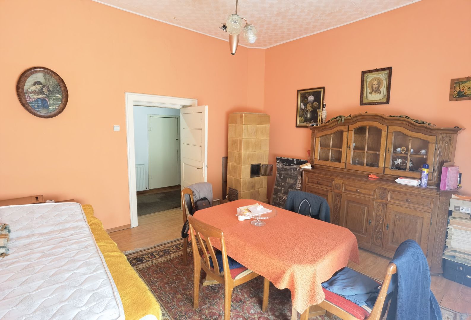 Casa vacanta,investitie  in Gurahont cu teren generos - Poză 4