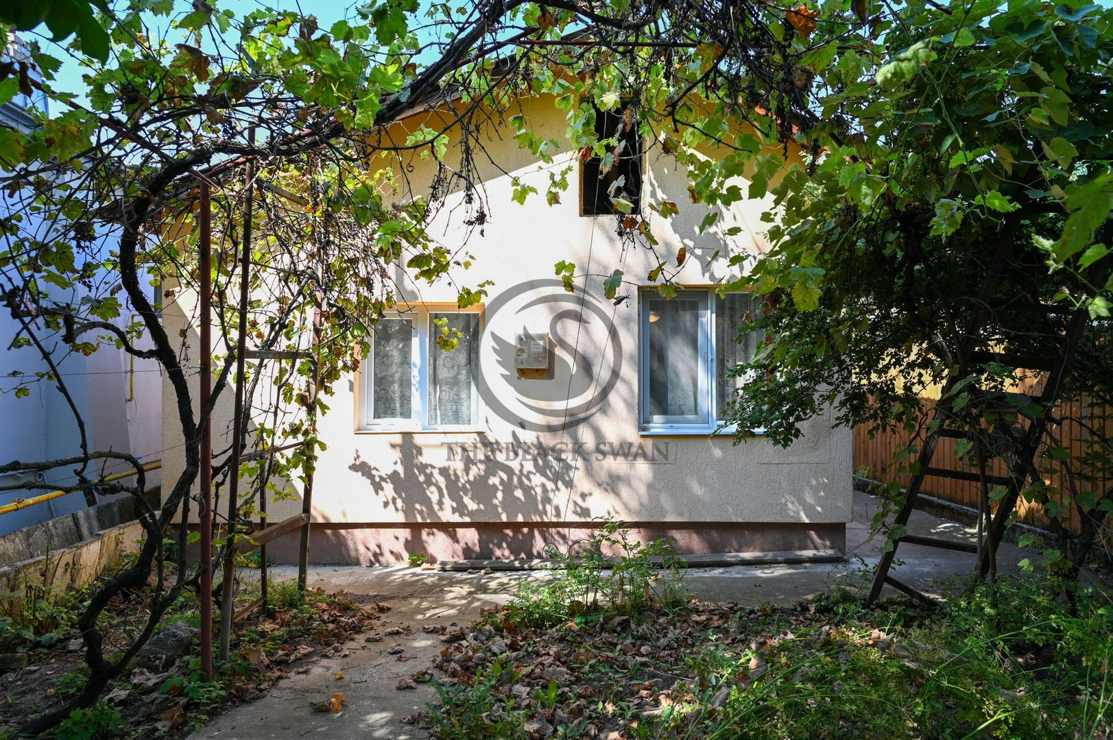 Casă din cărămidă de vanzare | 444 MP teren | Pleasa, PH | Comision 0% - Poză 1