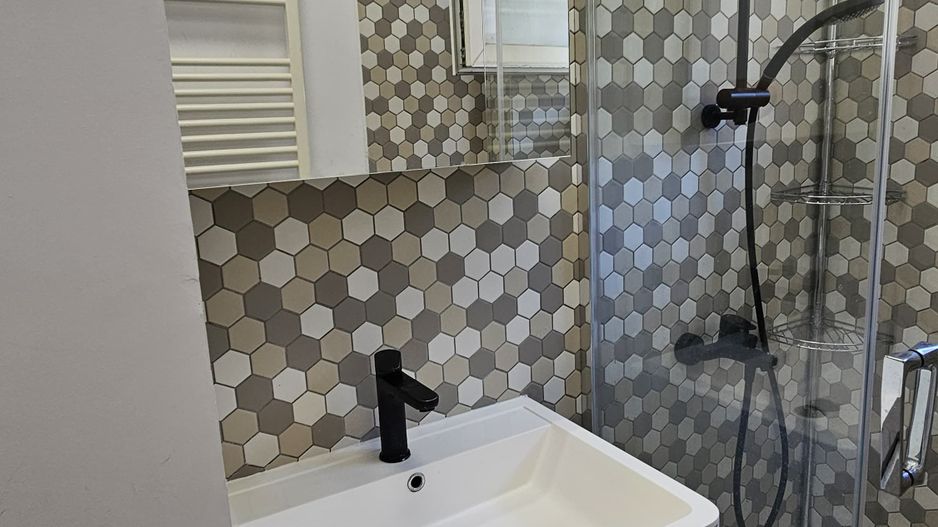 Etaj intermediar | 3 camere | 66 mp + balcon | Zona Spitalul Județean - Poză 6