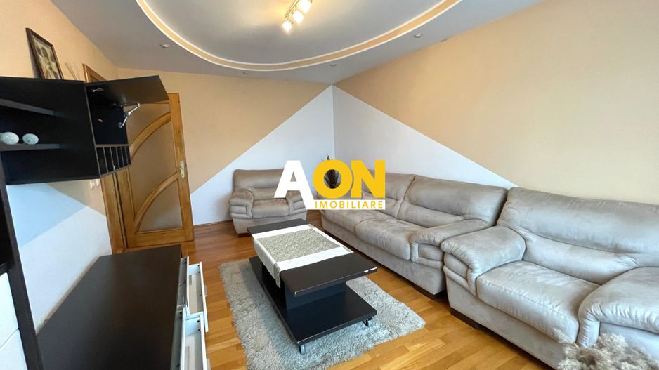 Apartament cu 3 camere, 2 bai, loc de parcare, boxa, zona Liceul Sport - Poză 2