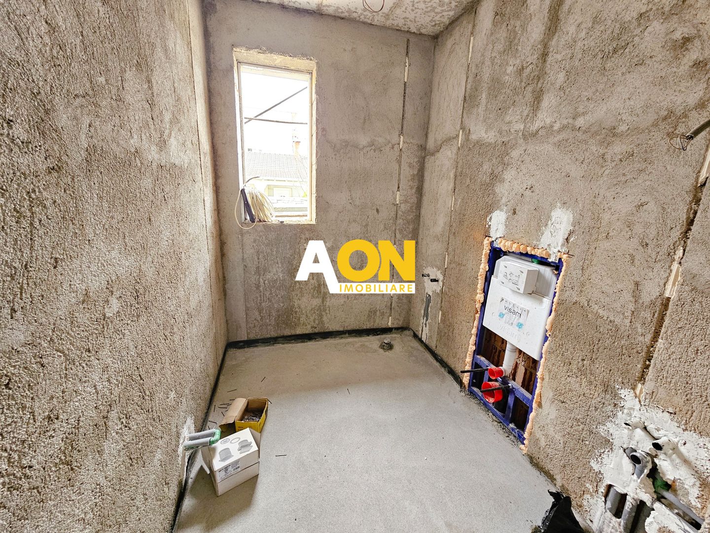 Apartament cu 3 camere, 2 bai, curte proprie, parcare si boxa 40 mp - Poză 10