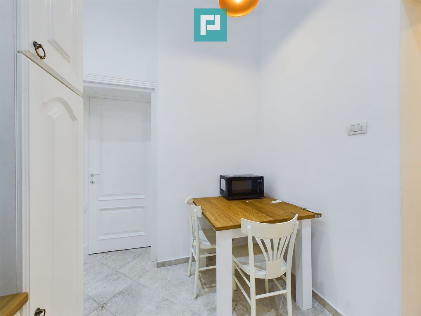 Apartament modern ultracentral, de închiriat - Poză 3