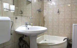 2 camere mobilate si utilate in zona Facultatii de Medicina - Poză 12