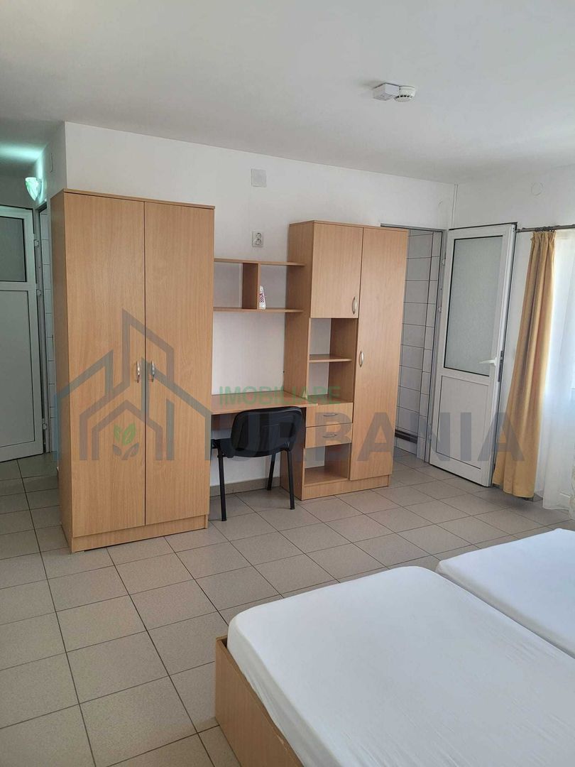 # Apartament cu 1 camera zona Podul de Fier - Poză 1