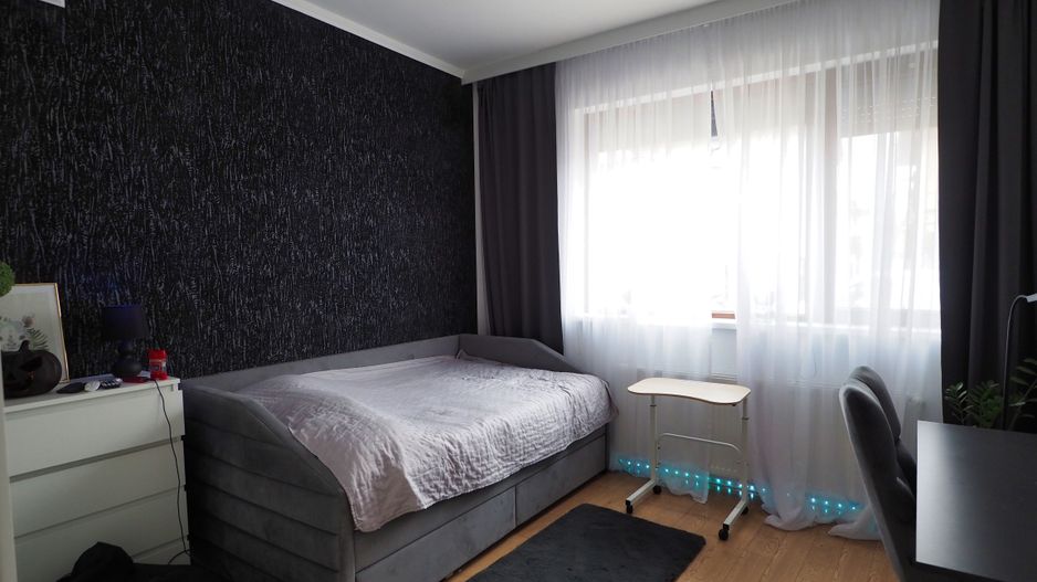 Vanzare 2 camere partial mobilat 1Mai-Victoriei - Poză 8