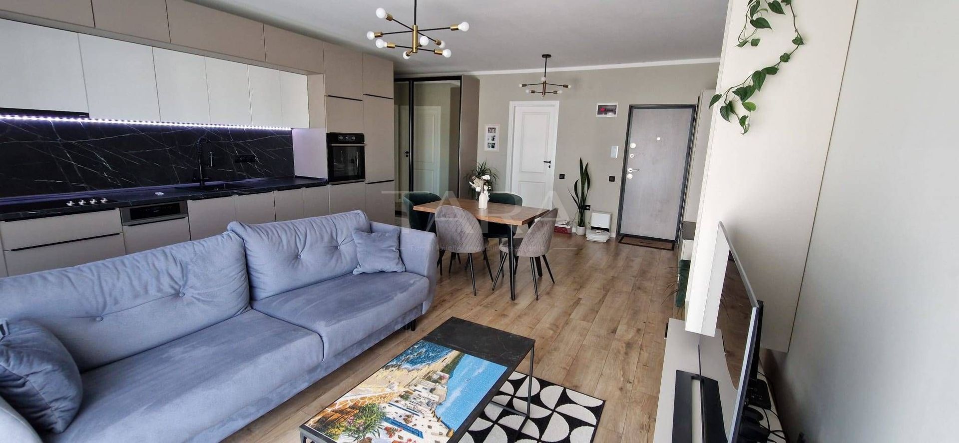 Apartament cu 3 camere, curte, terasă și parcare, zona Teilor. - Poză 1