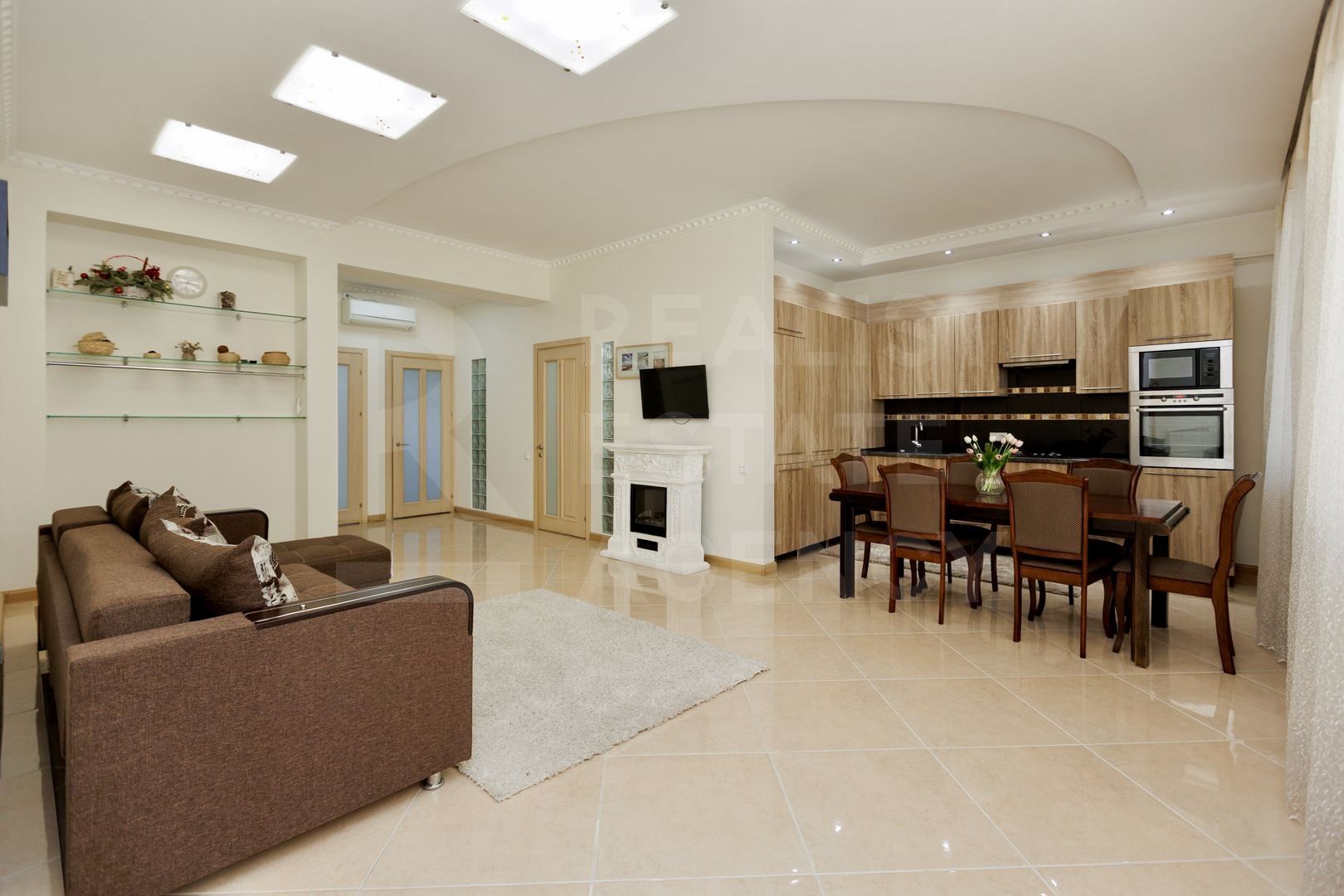 Chirie, apartament, 3 camere, strada Anestiade, Centru - Poză 1