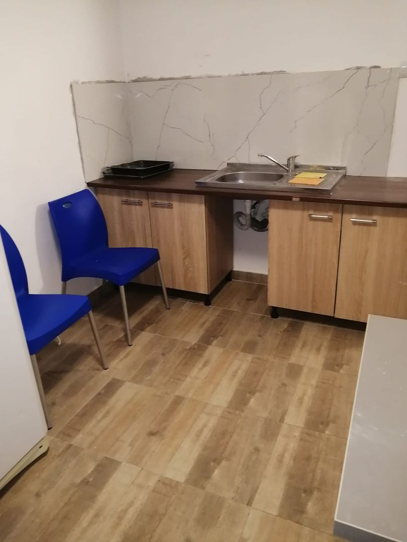 Etaj de inchiriat/ camere+ bai/bucatarie/spalatorie - Poză 15