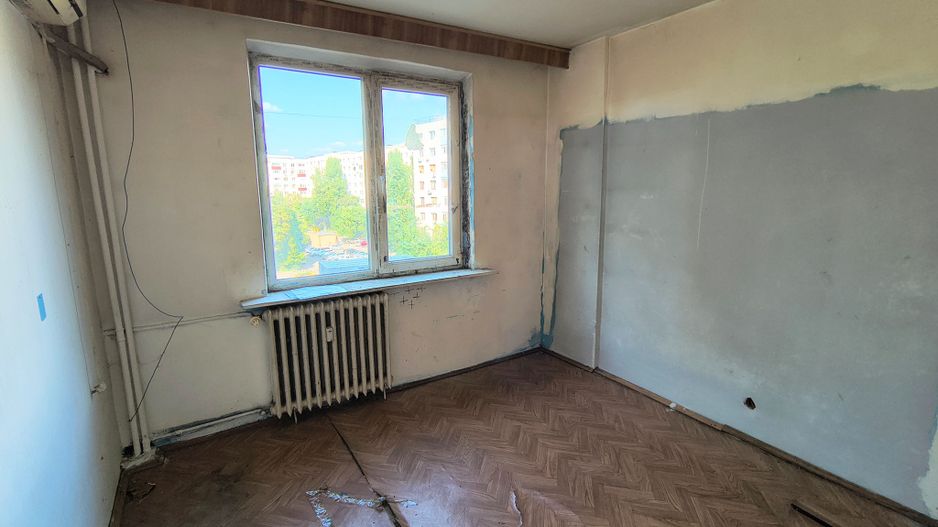 Apartament 3 camere semidecomandat Berceni - Poză 2