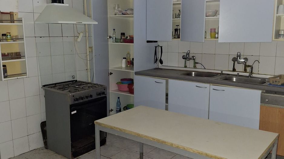 Casa cu 15 camere de vanzare in Bazna, Sibiu ( azil, pensiune) - Poză 9