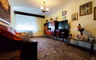 Apartament cu 4 camere decomandate, Centru - Poză 2