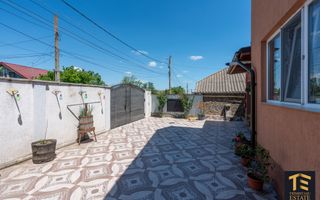 Casă P+M Năvodari | 6 camere | Curte superb amenajată - Poză 4