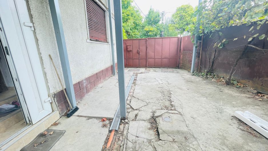 Casa spatioasa cu teren 739 mp in zona Mehala - Poză 14