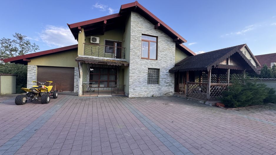 Casa Individuala Sanmihaiu Roman,P+M,5 Camere,2 Bai,Renovata Complet,Semicentral - Poză 1
