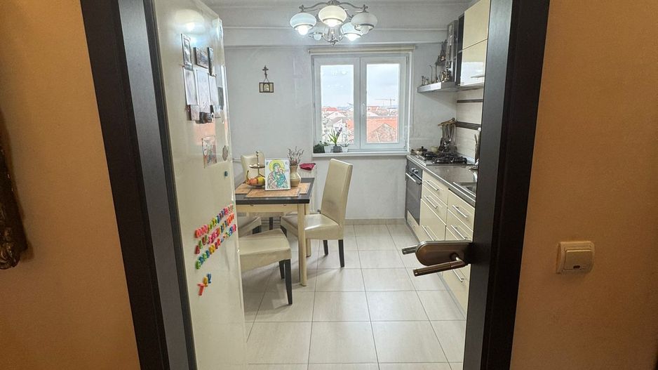 Decomandat si spatios - Poză 19