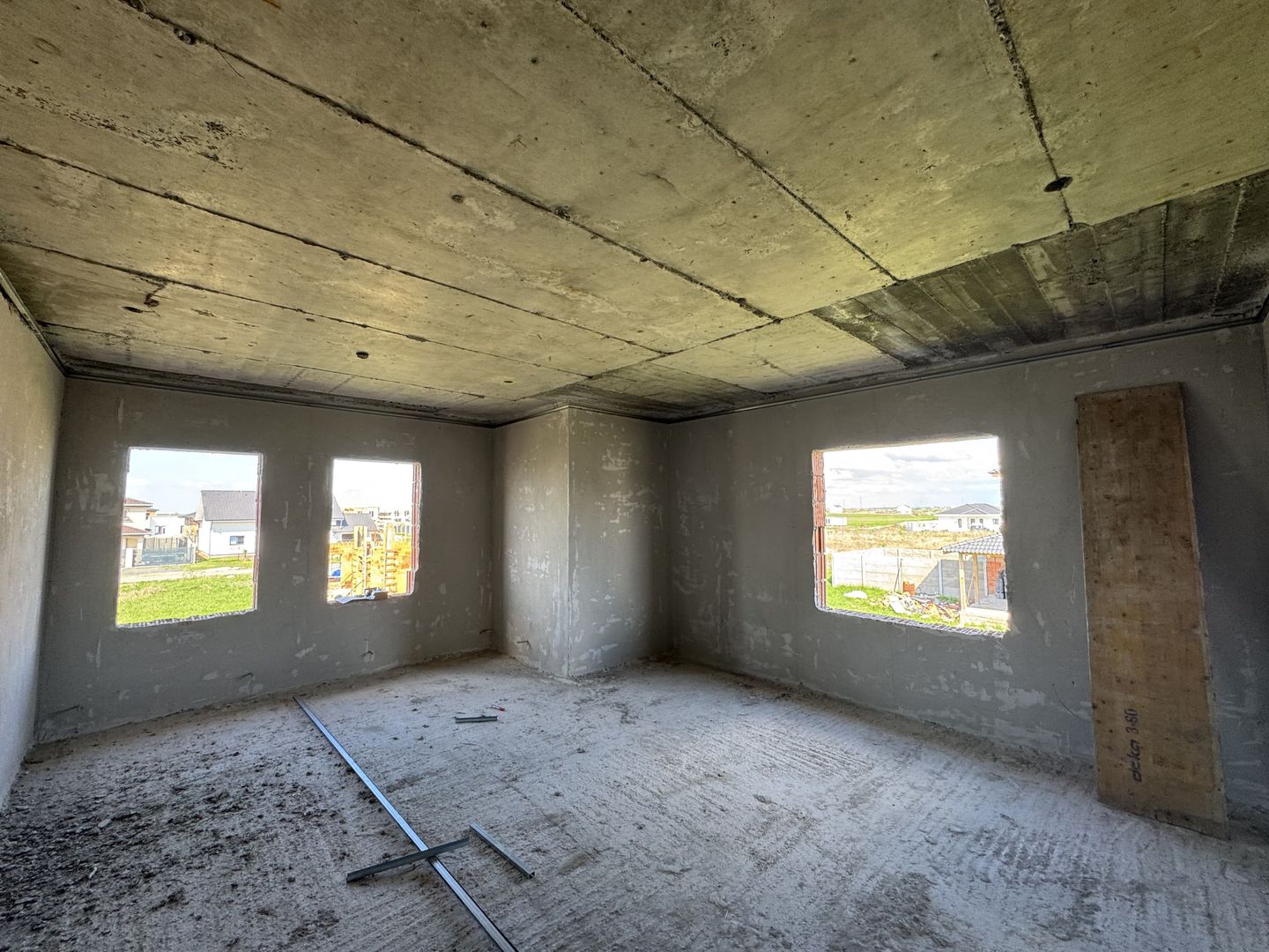 Sacalaz, 1/2 Duplex pe Etaj, 4 Camere,2 Bai,Terasa Acoperita - Poză 4