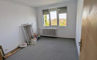 2 camere decomandat, etaj 4/4, renovat, metrou 1 Decembrie 1918 - Poză 3