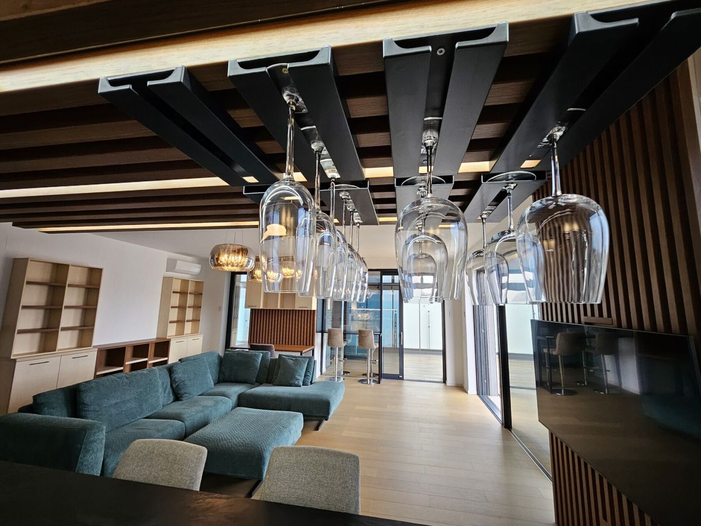 PENTHOUSE LUX JANDARMERIEI - THE IVY - Poză 3