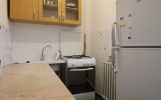 St. Invatatorului, o camera, perfect pentru o persoana sau cuplu. - Poză 6