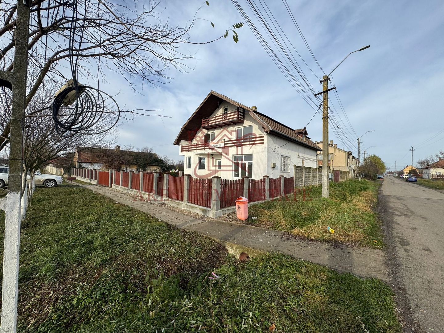 Casă 7 camere de vânzare/închiriere Izvin + anexă 90 mp- Comision 0 - Poză 1