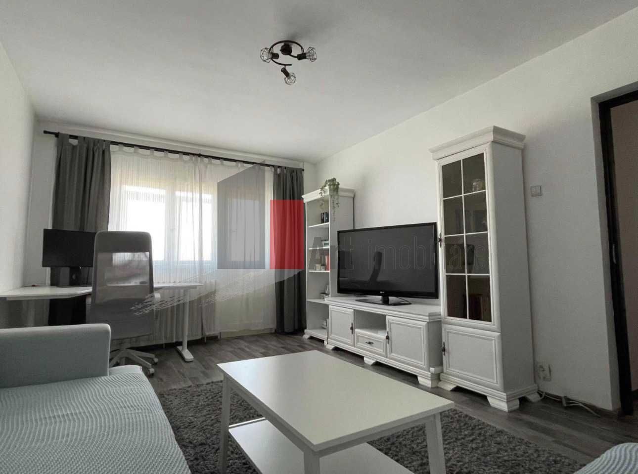 Inchiriez apartament 3 camere  si loc de parcare in zona Piata Gorjului - Poză 1