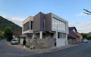 Casă modernă de închiriat – Strada Griviței  P+E1