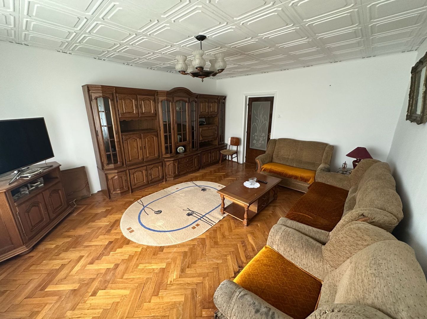 Apartament incapator cu trei camere, zona Vatra Luminoasa - Poză 1