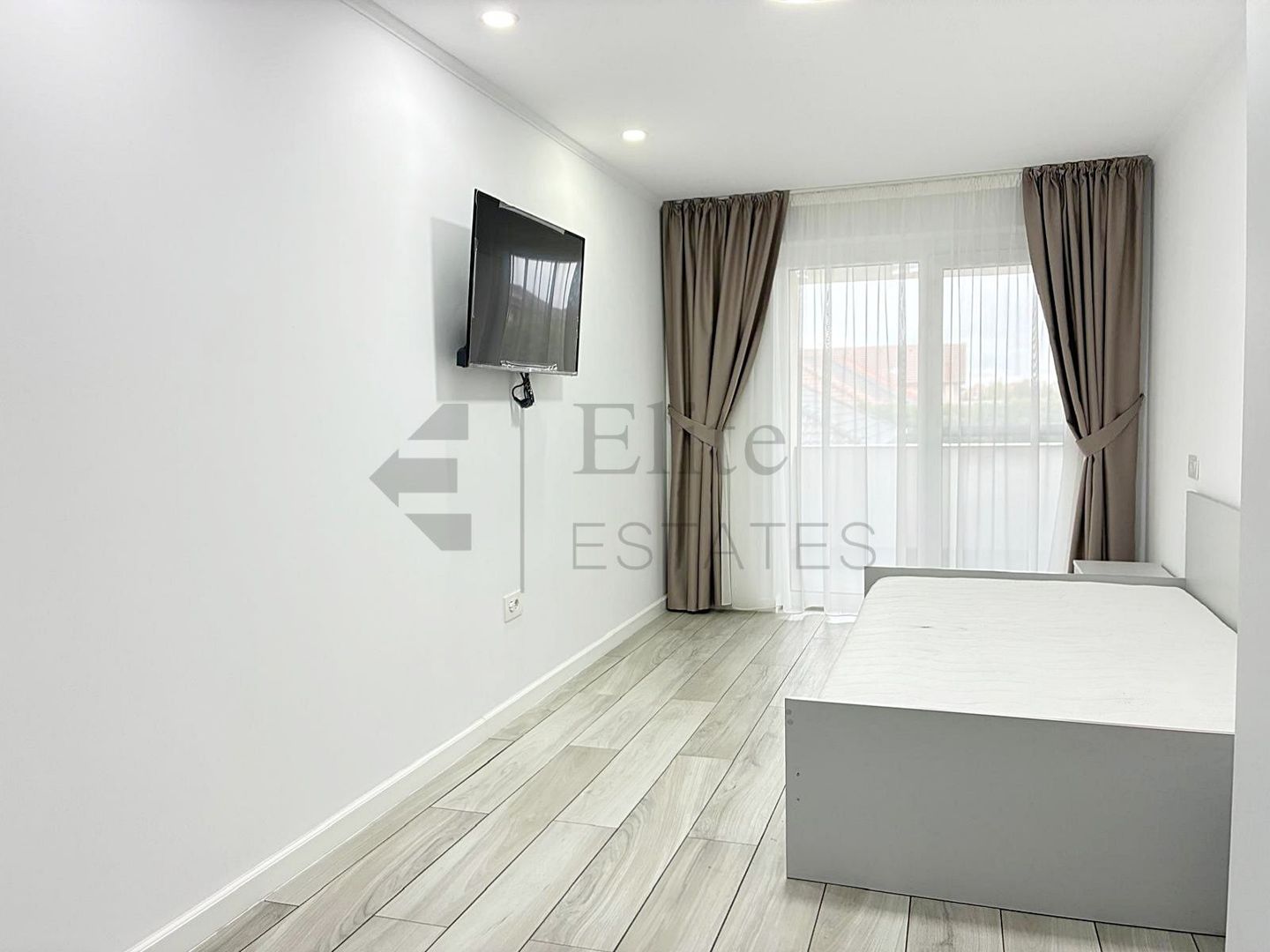 Casa premium cu 4 camere in Cartierul Grigorescu din Oradea - Poză 10