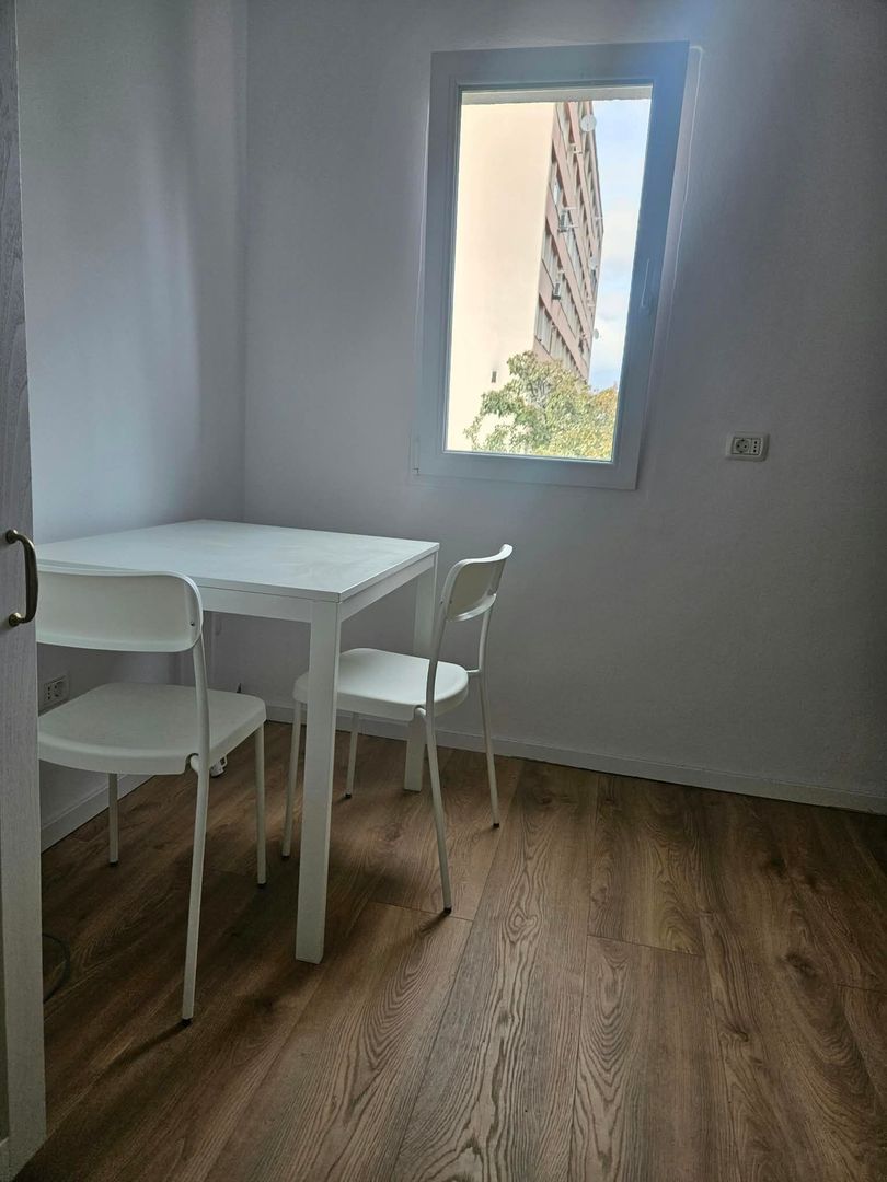 Garii -Garsoniera moderna la prima inchiriere  in bloc de apartamente - Poză 5