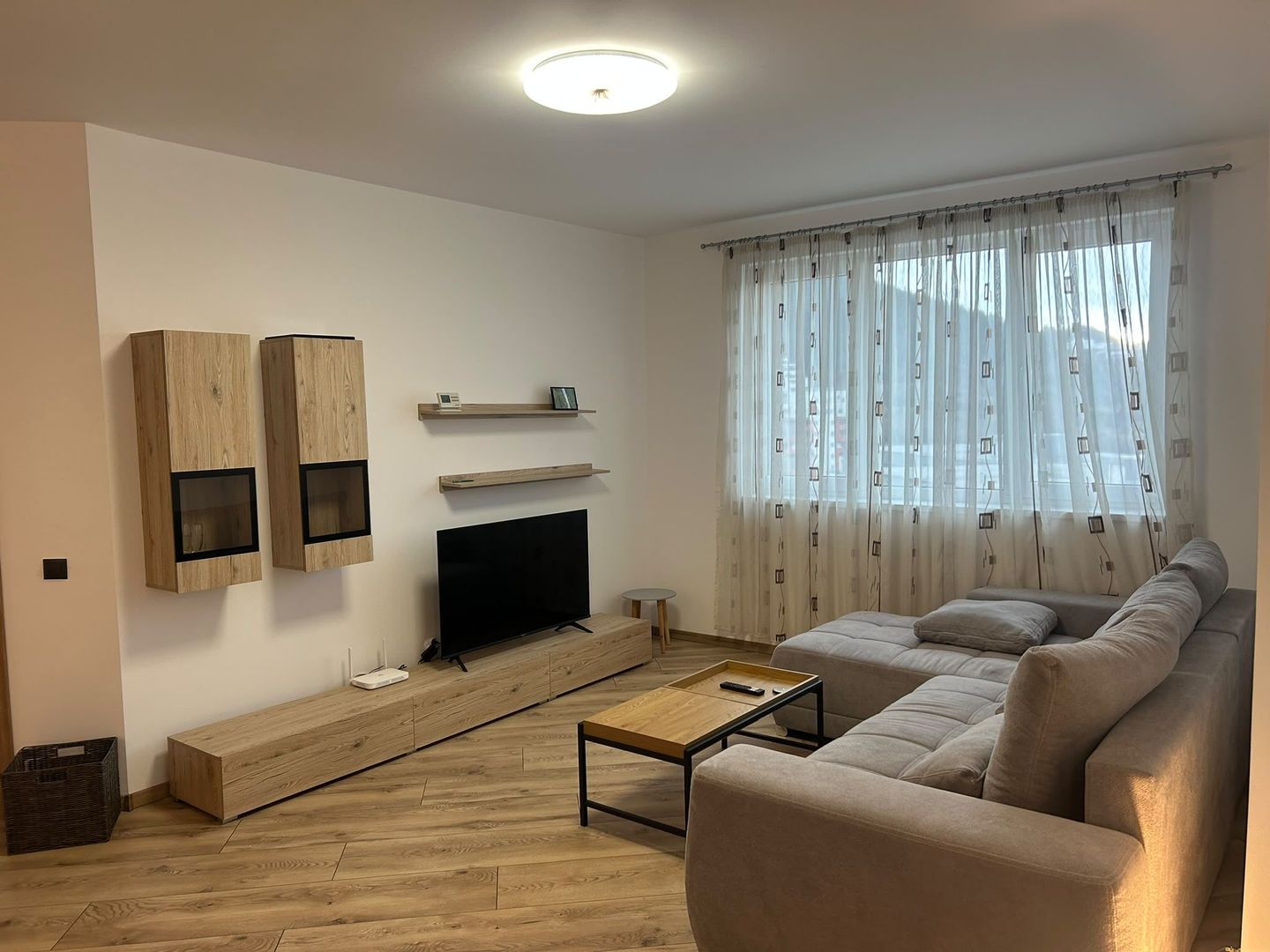 COMISION 0% ! VANZARE APARTAMENT 2 CAMERE CU GARAJ ZONA BMW ! - Poză 3