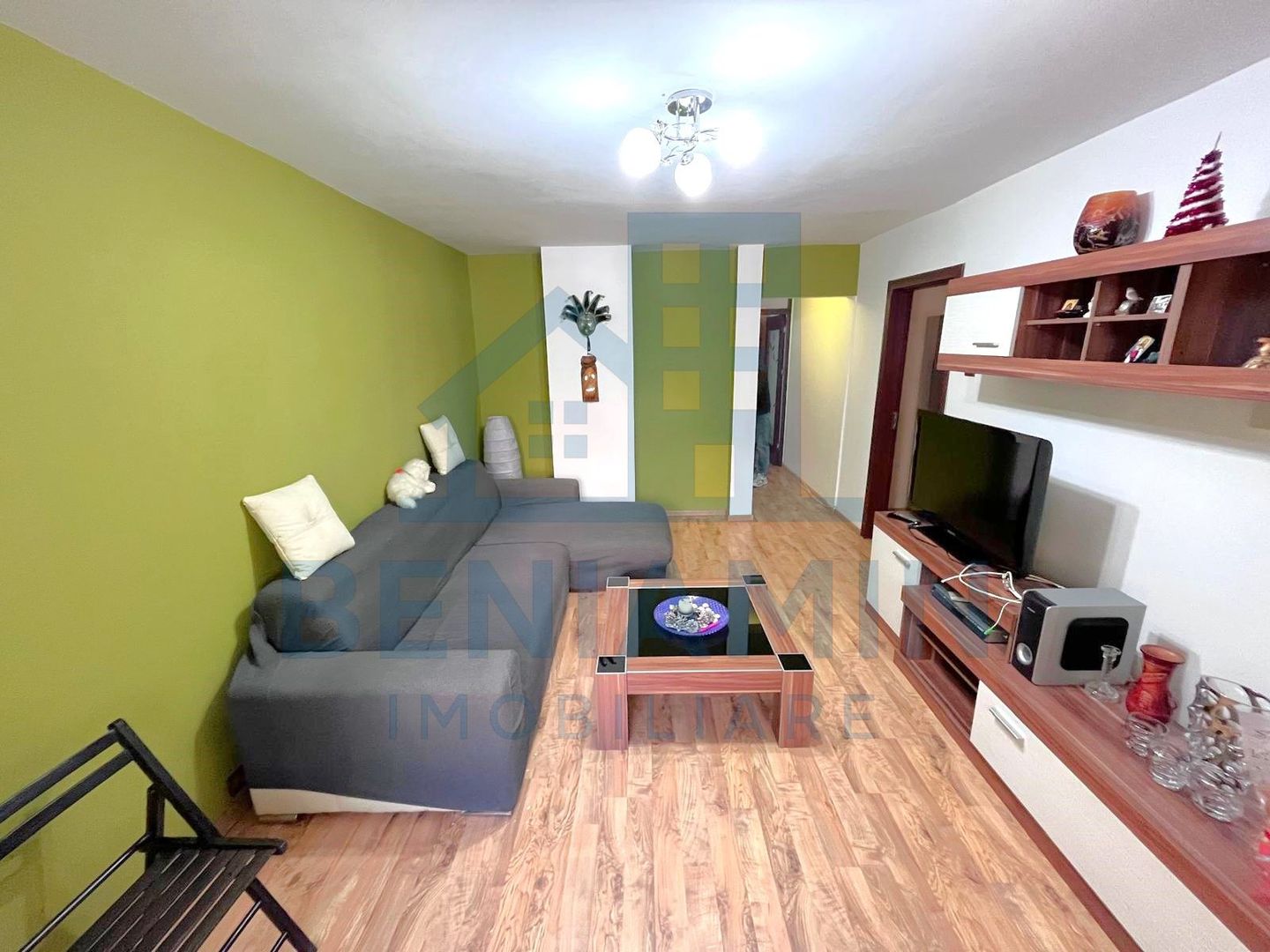 Apartament-2 Semi-Parter-Mobilat-Utilat-Rovine-Langa Damarin - Poză 2