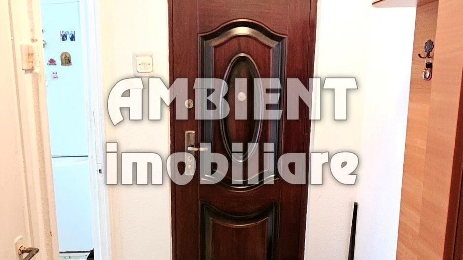 Apartament cu 2 camere, etaj 3, ultracentral cu vedere spre Piata Civica. - Poză 3