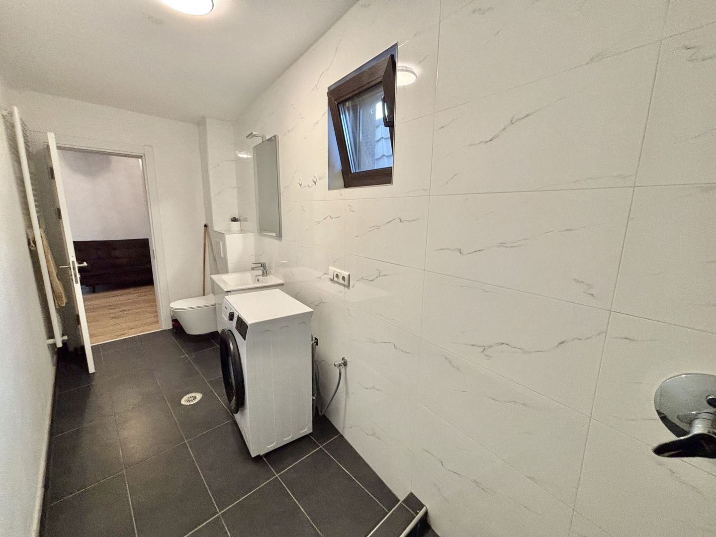 Apartament 3 Camere Spațios, Mobilat,  Curte și Balcon [ Zona Centrala ] - Poză 12