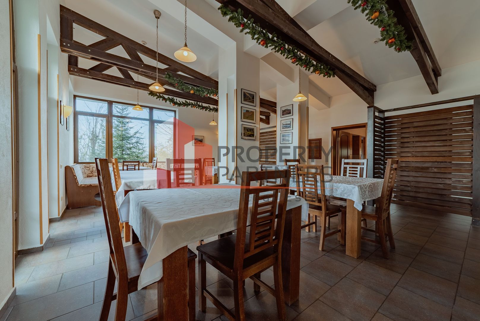 Pensiune  în Bran, sat Poarta – Afacere la cheie, locație premium - Poză 4