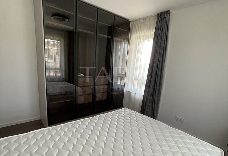 Apartament modern cu 4 camere într-o zonă liniștită aproape de Centru. - Poză 5