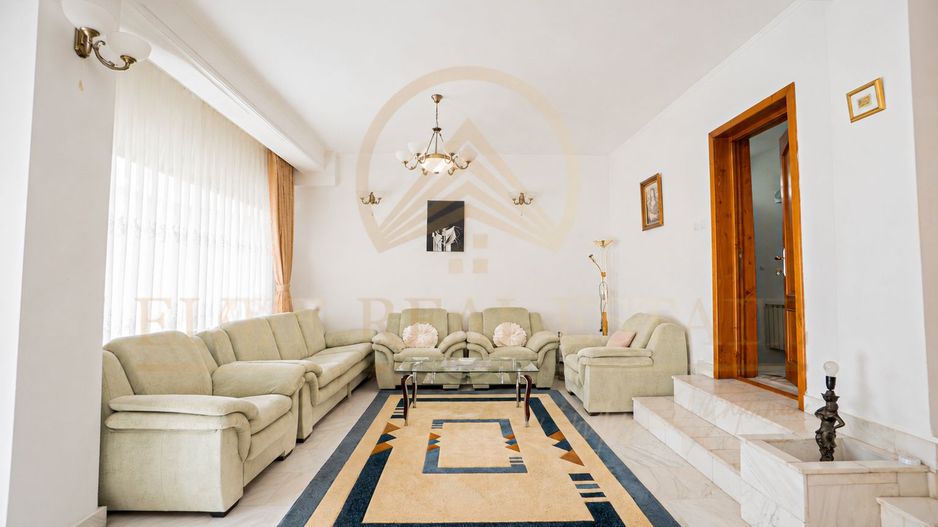Vila 11 camere in Faleza Nord 400 mp utili, Proprietate rara - Poză 2