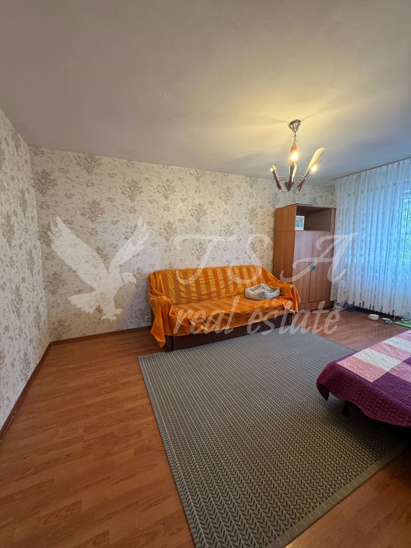 Apartament 3 camere, decomandat, zona Rahova - Poză 1