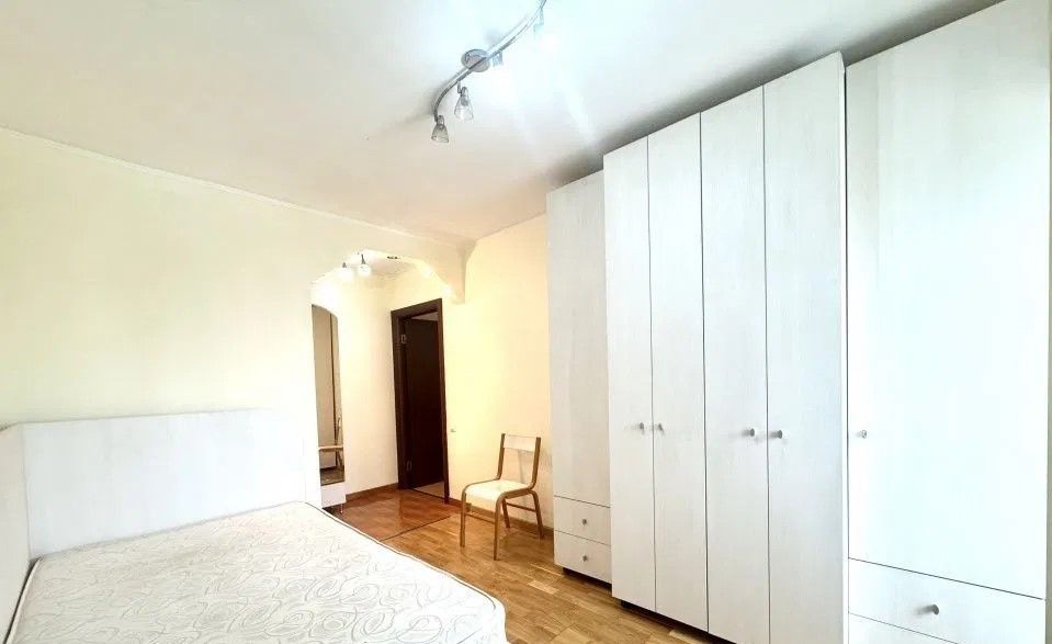 Vanzare Apartament 3 camere  74 mp, bloc reabilitat, et 4/10 Șoseaua Alexandriei - Poză 7