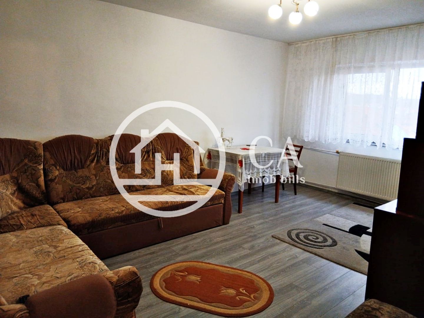 Apartament cu 3 camere - Zona Rogerius - Poză 2