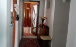 Apartament cu 3 camere de vanzare - Poză 5
