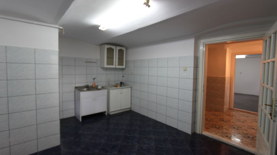 Casă - 5 camere de închiriat în zona Bogdanestilor - Poză 2