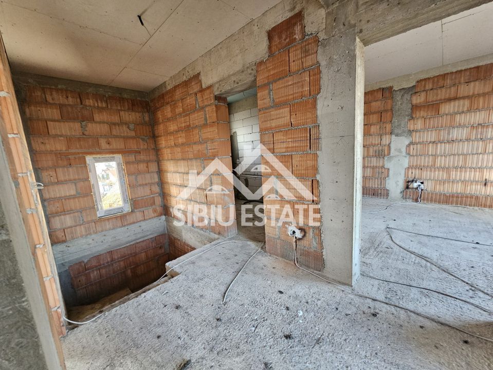 Casa duplex , 310 mp teren, Sura Mica , Sibiu - Poză 3