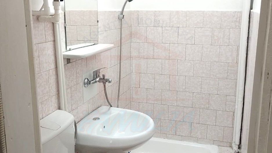Garsonieră de închiriat – Micro 19, parter | Ideală pentru elevi, stud - Poză 2