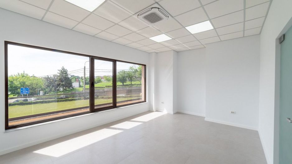 Spațiu comercial generos – 160 mp – poziție premium pe Craiovei! - Poză 4