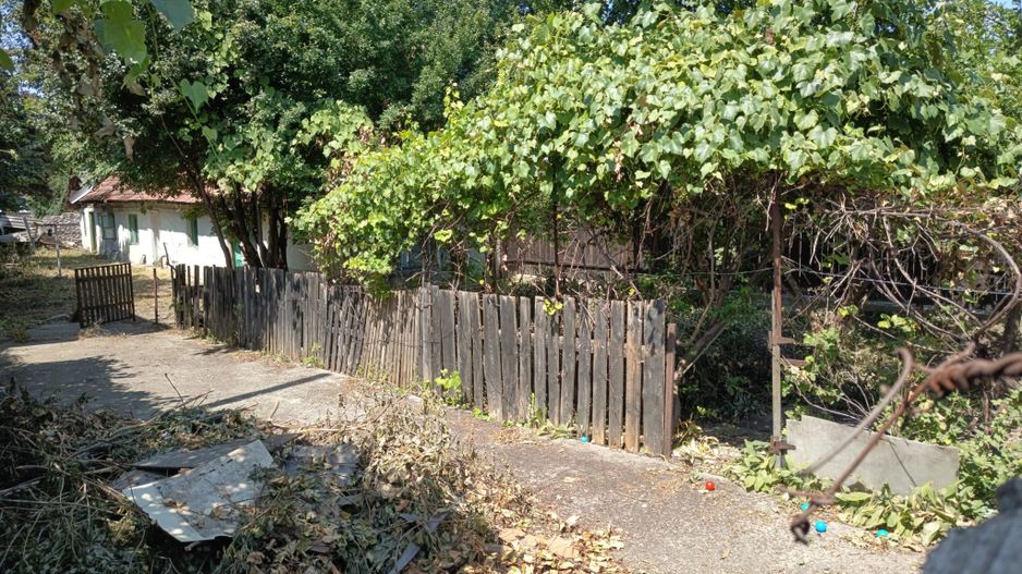 Casa demolabila+Teren generos 546 mp in Bartolomeu,ideal pentru investitie - Poză 3