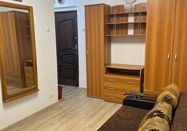 Vanzare garsoniera Piata Alba Iulia, Decebal, str. Moise Nicoara - Poză 1