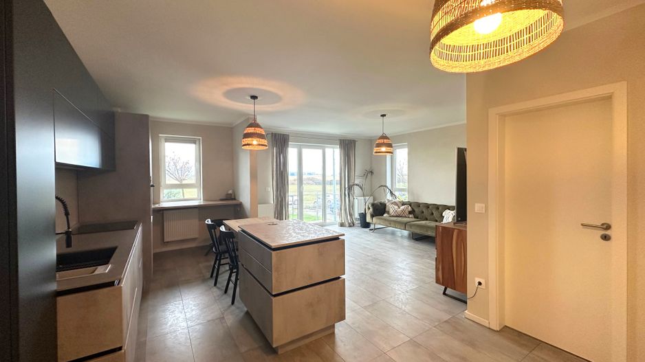 Apartament 2,5 camere chic cu grădină balcon vitrat și mobilier premium - Poză 2