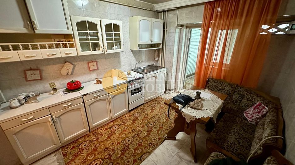 3 Camere Decomandat - Bloc din 1990 - Etaj 1 - Zona Alexandru - Poză 3