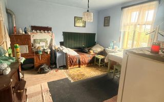 Casa modesta ,situată in Slimnic - Poză 6